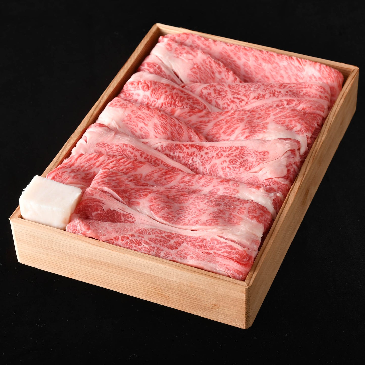松阪牛 すき焼き肉/焼肉用 進物用杉箱入 【肩ロース】